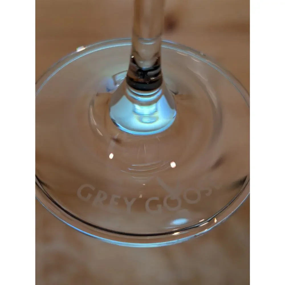 Grey Goose serve cocktails